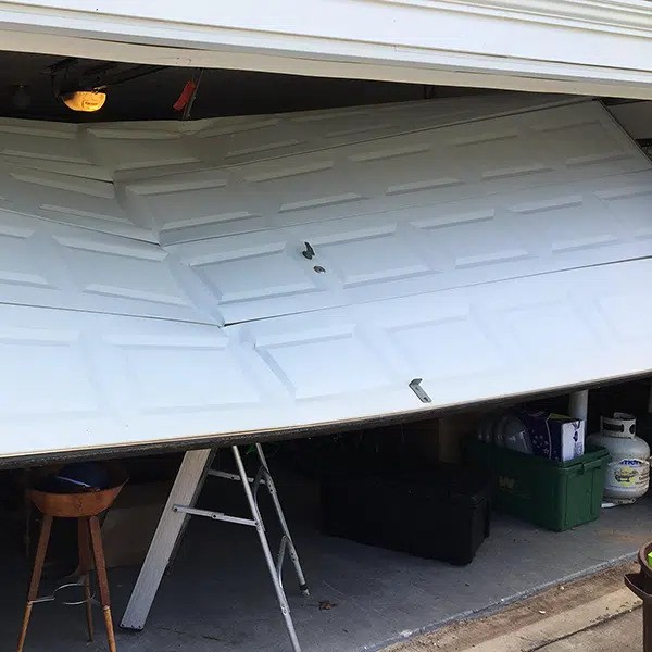 broken garage door repair Dubai(1)